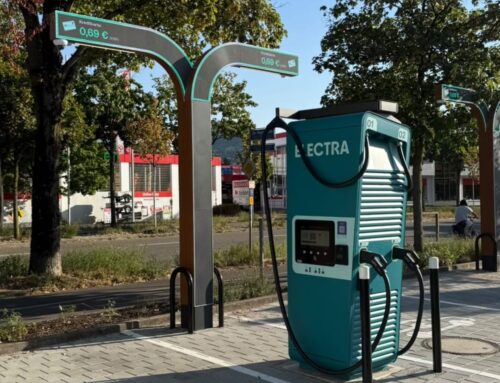E-Ladesäulen im Bettenhaus Freiburg – entspannt laden, während Sie sich rund um guten Schlaf beraten lassen